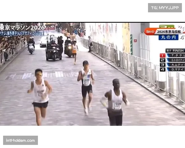 马拉松赛事故：埃塞俄比亚选手在冲线前十米抽筋倒地，被对手超越